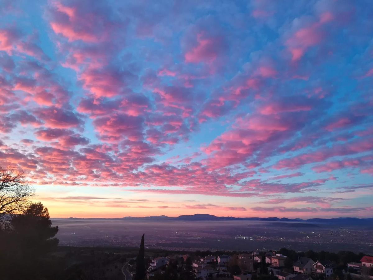 Acogedor apartamento con fantásticas vistas. La Zubia  Esterno foto