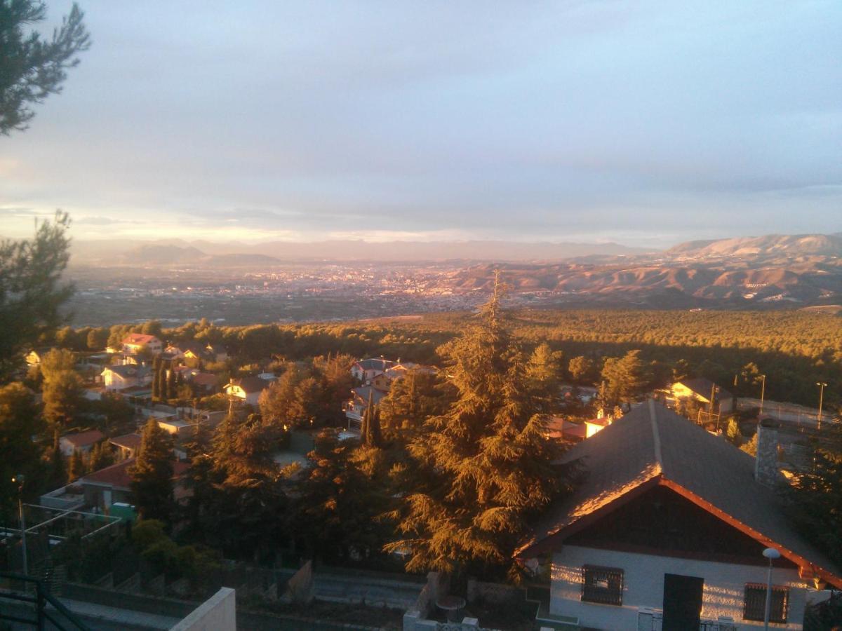 Acogedor apartamento con fantásticas vistas. La Zubia  Esterno foto