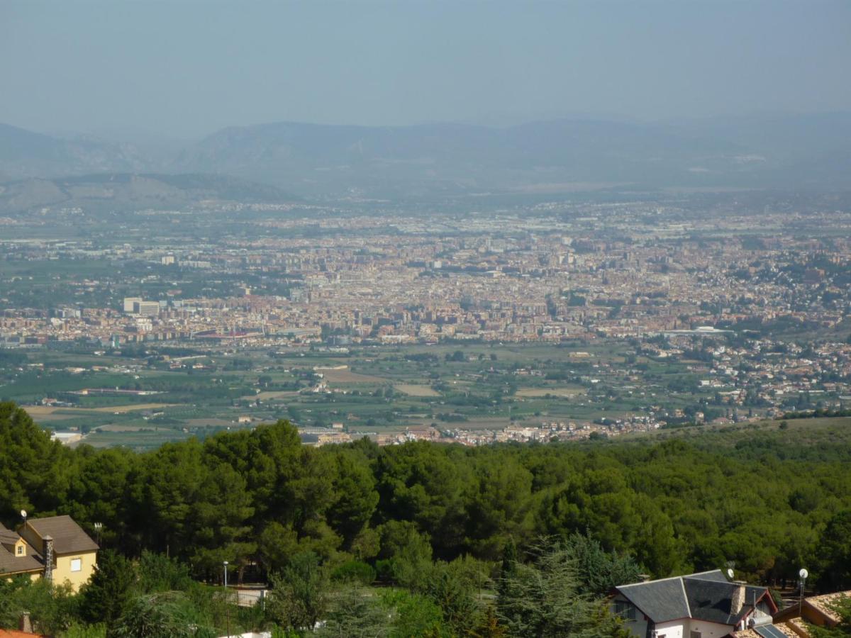 Acogedor apartamento con fantásticas vistas. La Zubia  Esterno foto